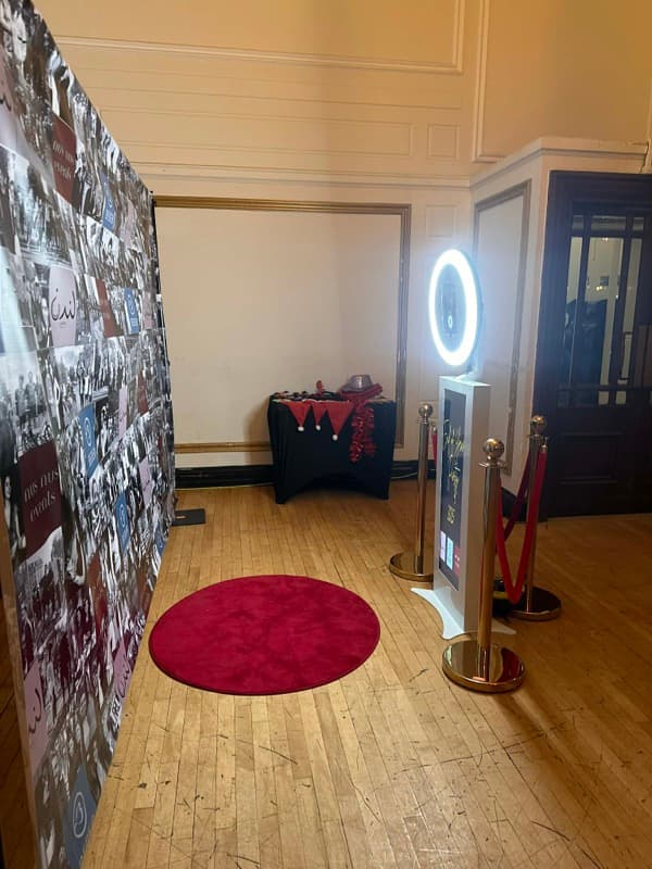 Selfie Pod photo booth